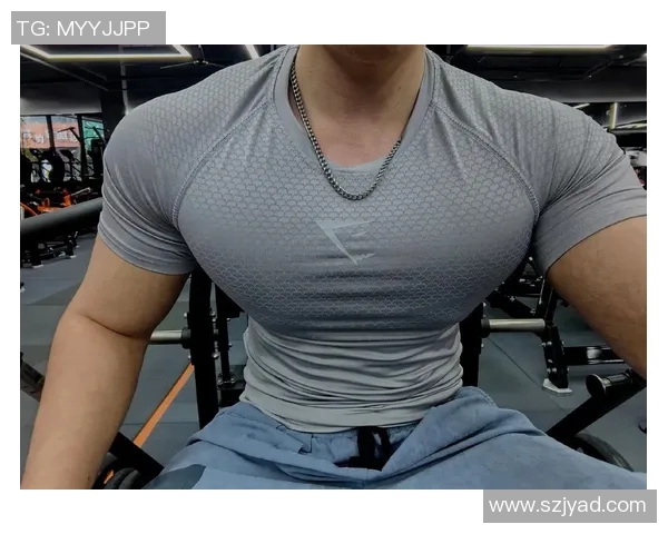 哑铃锻炼胸肌的有效方法与技巧分享让你轻松塑造完美胸型